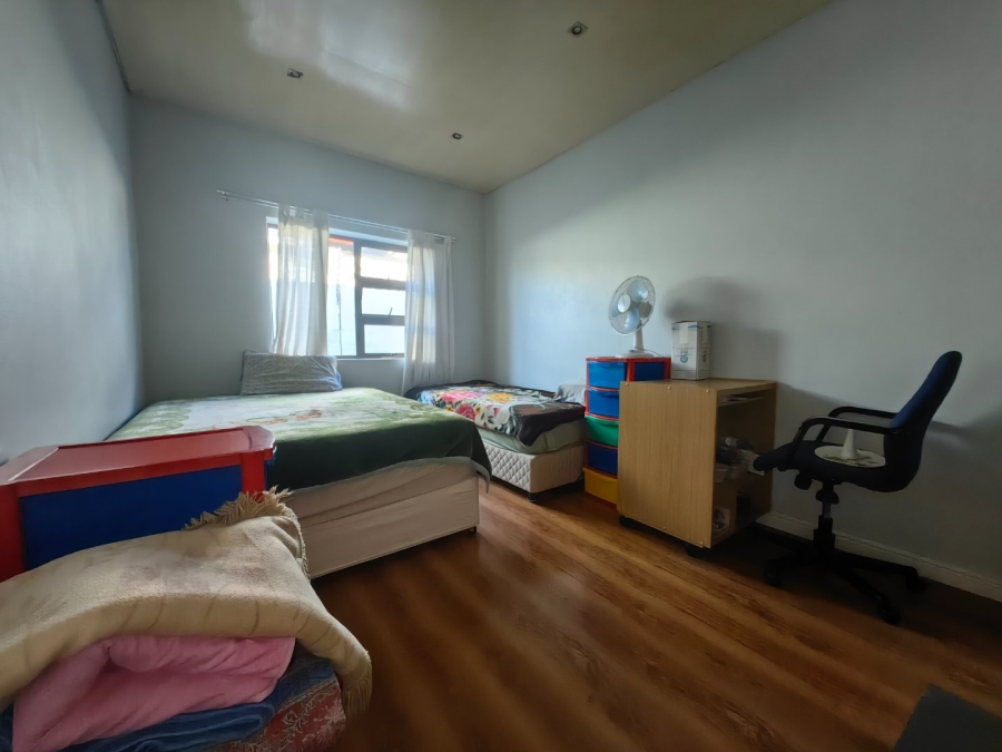 8 Bedroom Property for Sale in Belgravia Western Cape